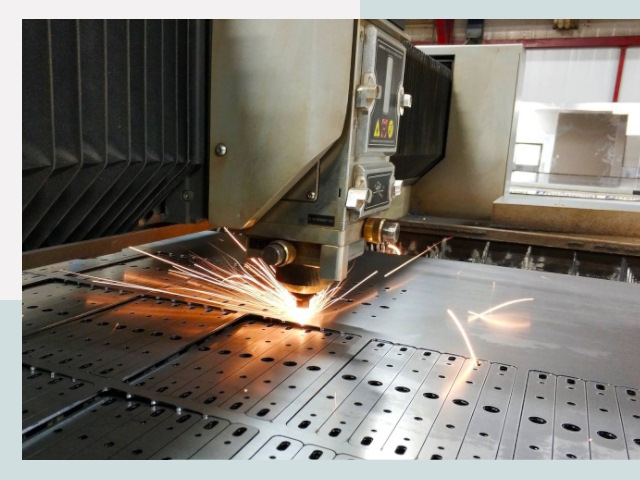 Лазерная резка металла в Усть-Илимске от 624 руб.